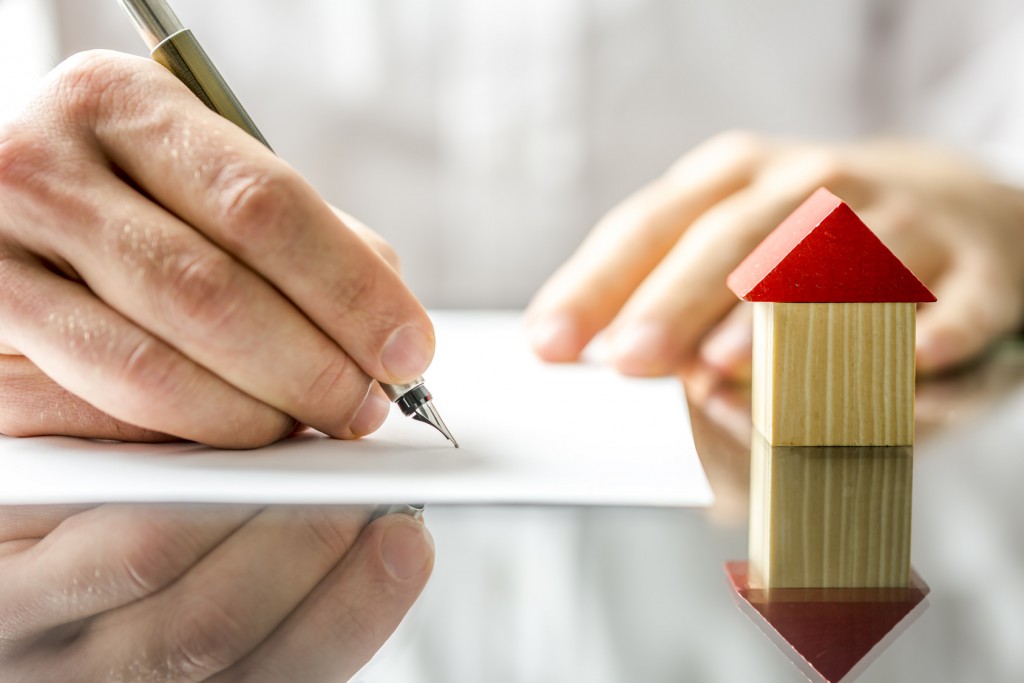 découvrez comment changer votre assurance emprunteur facilement et efficacement. profitez d'une meilleure couverture, d'économies potentielles et de conseils pratiques pour personnaliser votre contrat selon vos besoins. ne laissez pas votre assurance vous freiner, faites le bon choix !