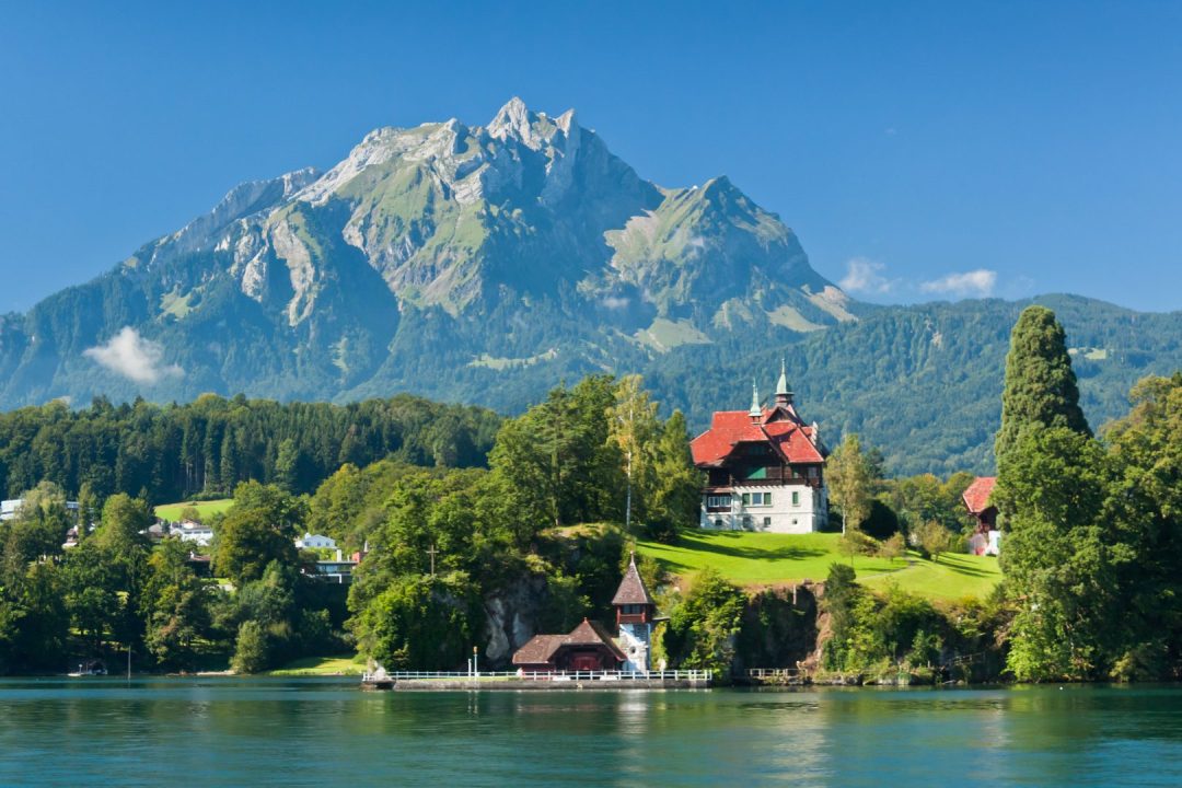 découvrez les principaux accords d'assurance en suisse, leur impact sur les particuliers et les entreprises, ainsi que les informations essentielles pour bien comprendre le système suisse.