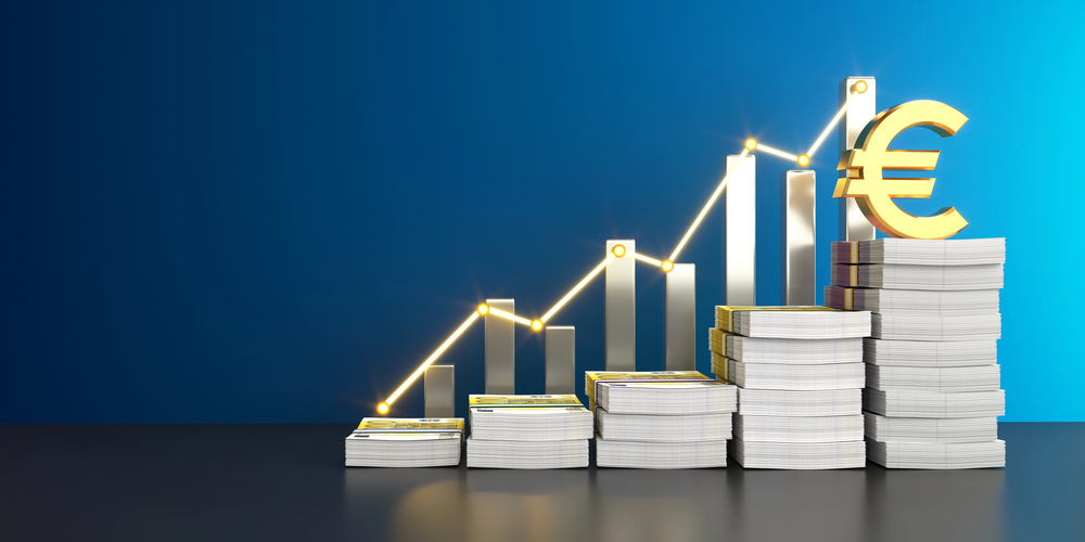 découvrez comment ajouter un fonds en euros à votre contrat d'assurance-vie pour sécuriser votre épargne tout en bénéficiant d'un rendement stable et garanti.