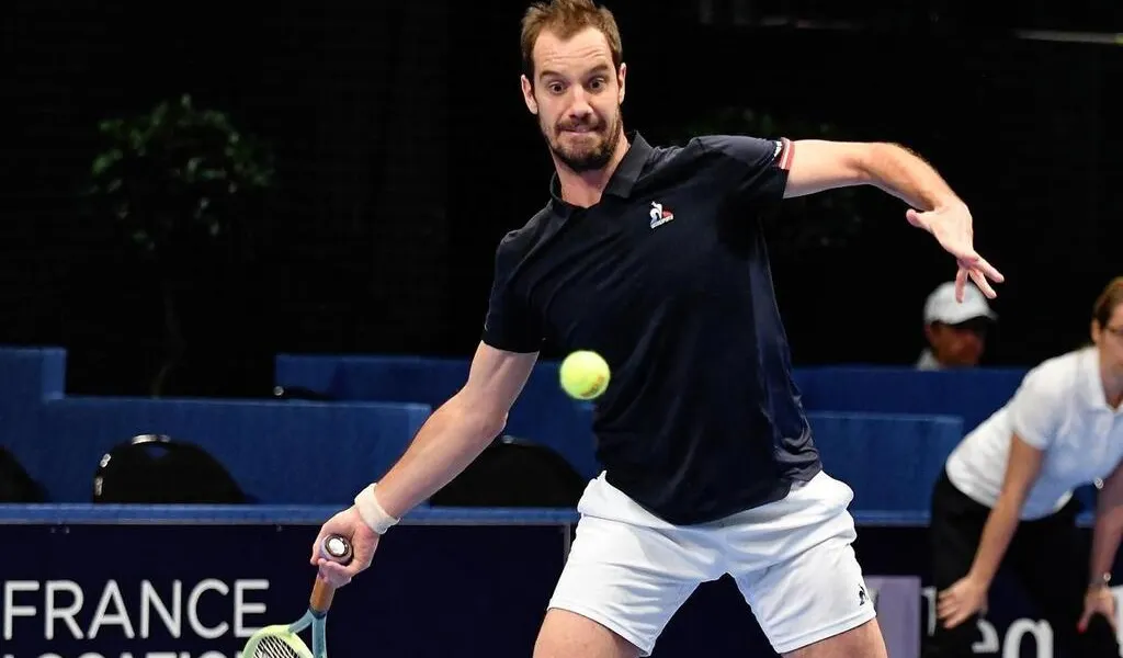 michael brennan se dénonce après sa disqualification au farmers insurance open, révélant les circonstances de cet incident marquant dans le monde du golf.