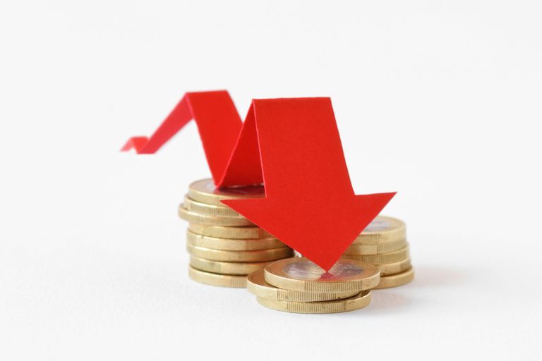 analyse du déficit de l'assurance-chômage prévu pour 2026 : causes, conséquences et solutions envisagées pour stabiliser le système.