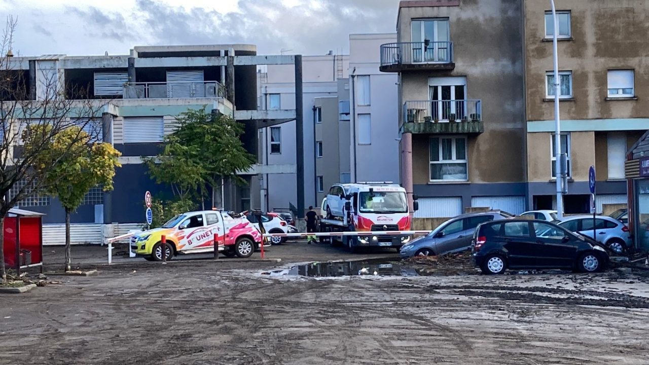 découvrez comment la prise en charge des coûts liés aux inondations de la loire est organisée pour soutenir les victimes et restaurer les zones affectées.
