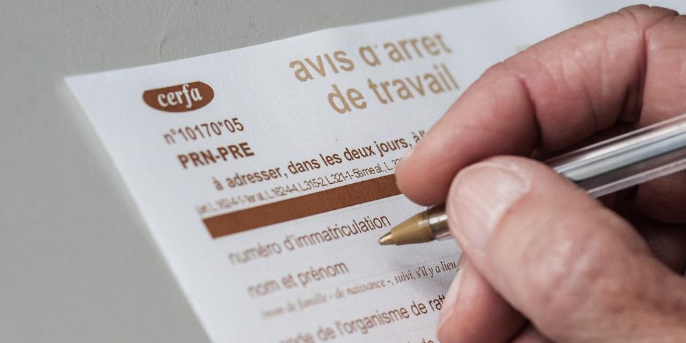 découvrez les recommandations de l’assurance maladie au gouvernement concernant la gestion des arrêts maladie et leurs impacts sur le système de santé.