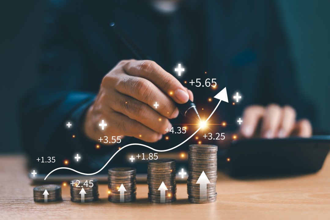 découvrez comment l'assurance vie a atteint un record historique de 6 milliards d'euros en mars, reflétant la confiance accrue des épargnants dans ce produit financier sécurisé.